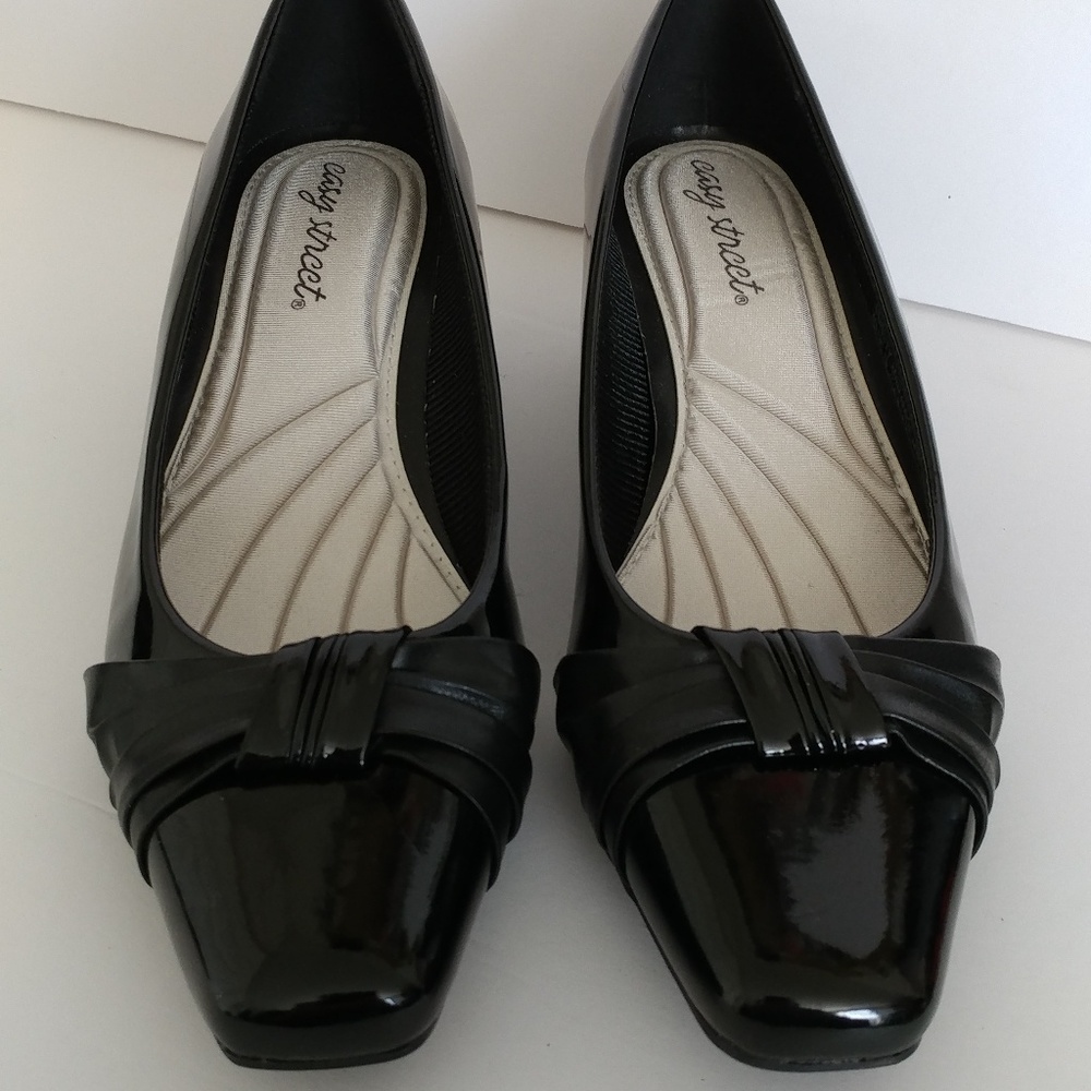 Easy street 7.5 black slip on 11-14-22